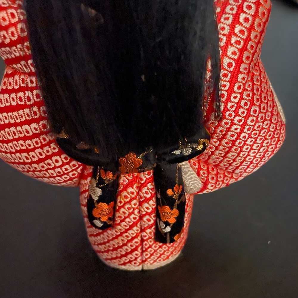 Traditional Japanese Doll - Picture 5 of 6